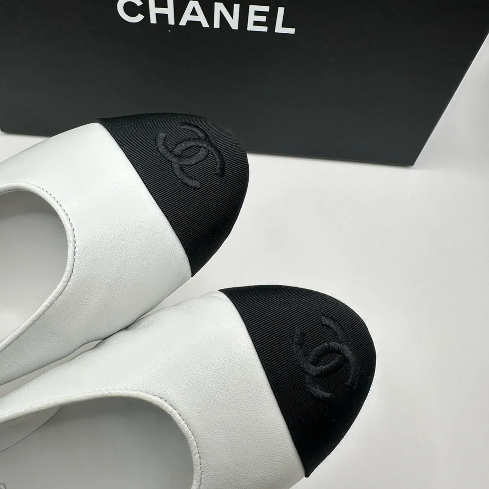 Chanel White and Black Ballet Flats - Picture 9 of 10